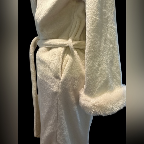 Pottery Barn super soft plush robe - Picture 3 of 7